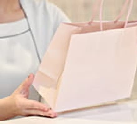 検査結果の報告を行っている様子