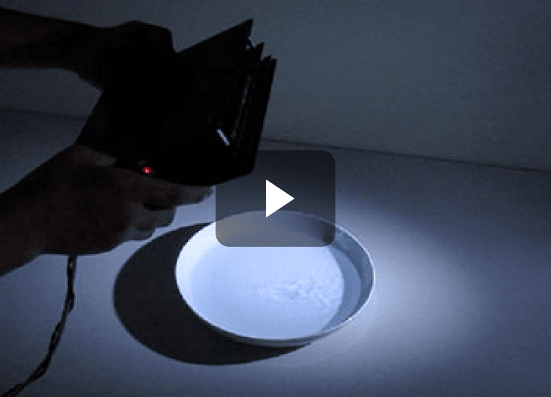 波動制御により微弱な力が水の上を移動している様子の動画サムネイル