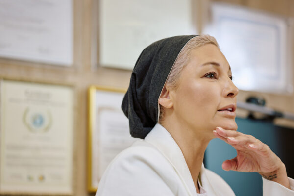 梅宮アンナさんが語る、がん治療とアピアランスケア ～ 髪の毛は“私”を形づくる、大切な要素 ～ 2. 脱毛体験と髪の再生